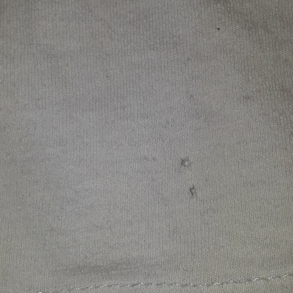 2 Guess Tshirts Sz. Med. - Picture 8 of 8